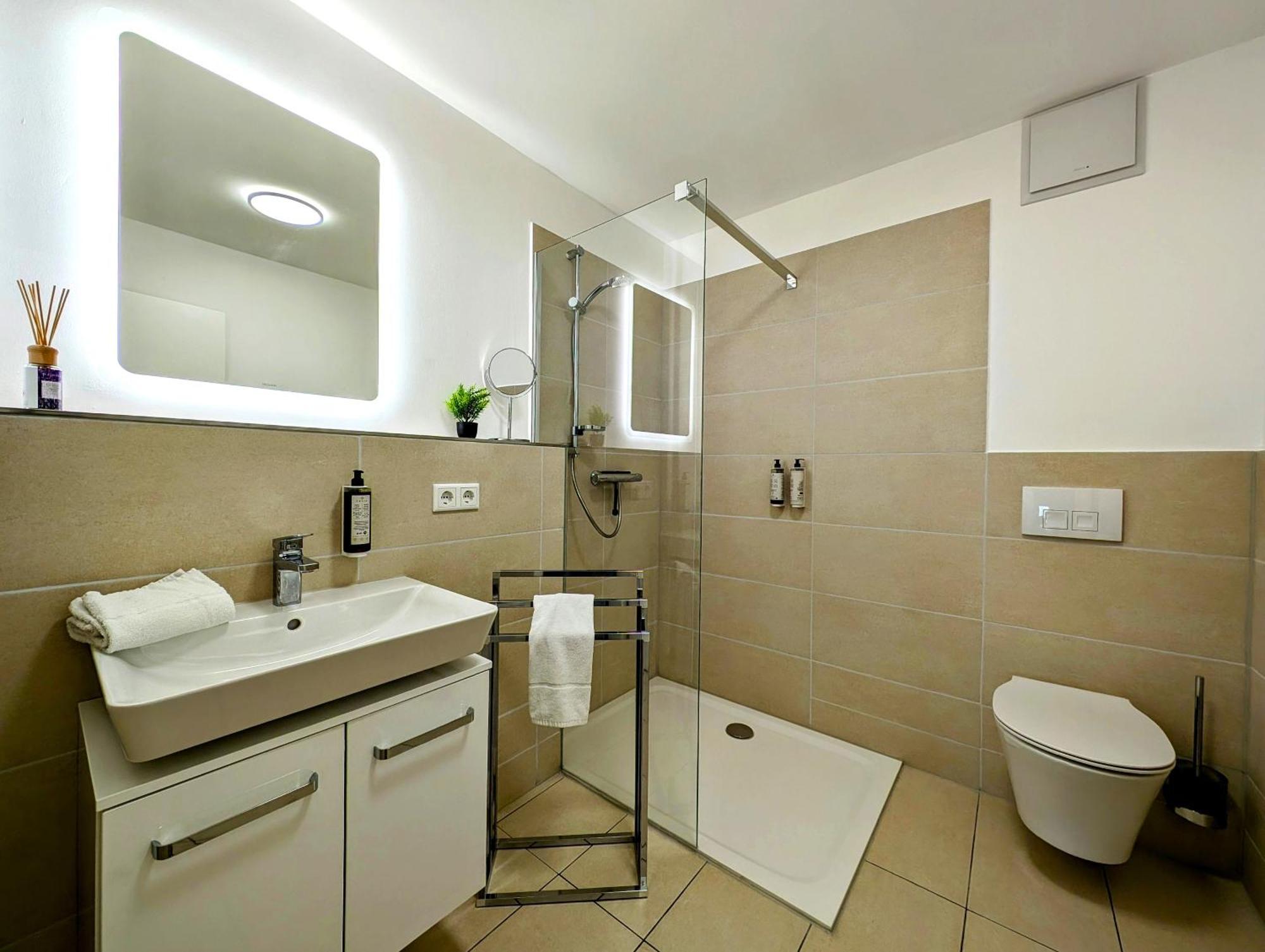Bohnapartments - Nordkap-Suiten - Gratis Parkplatz - Moderner Neubau - Erdgeschoss - Fussbodenheizung エアフルト エクステリア 写真